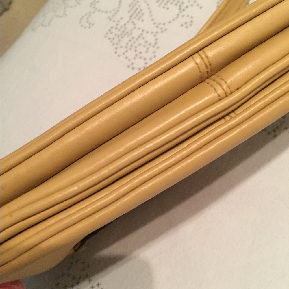 Matt & Nat tan shoulder purse - Picture 5 of 7